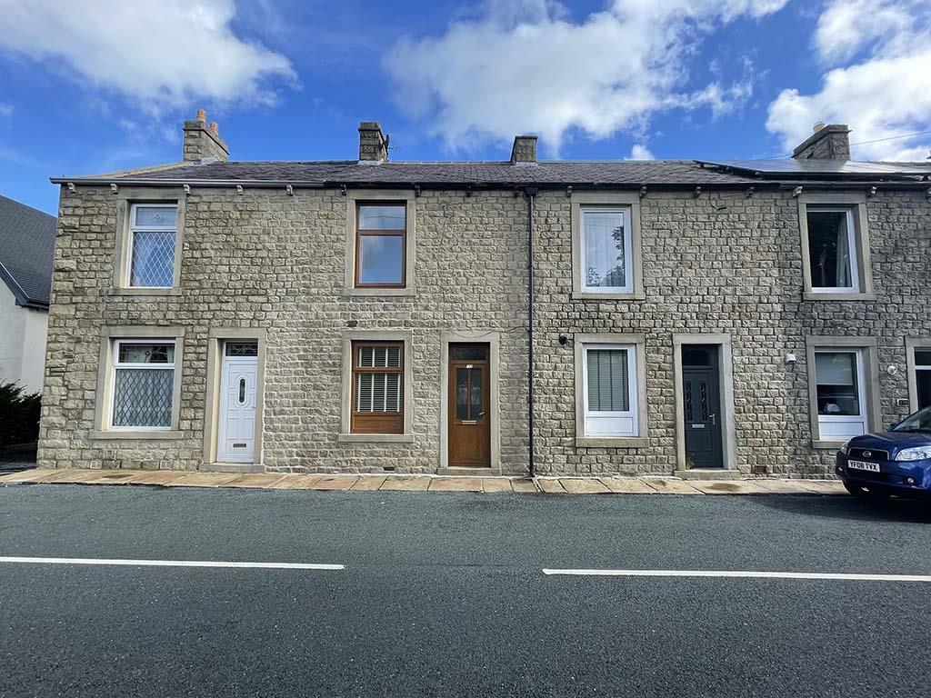 2 bedroom mid terrace house Let Agreed in Barnoldswick - Externally